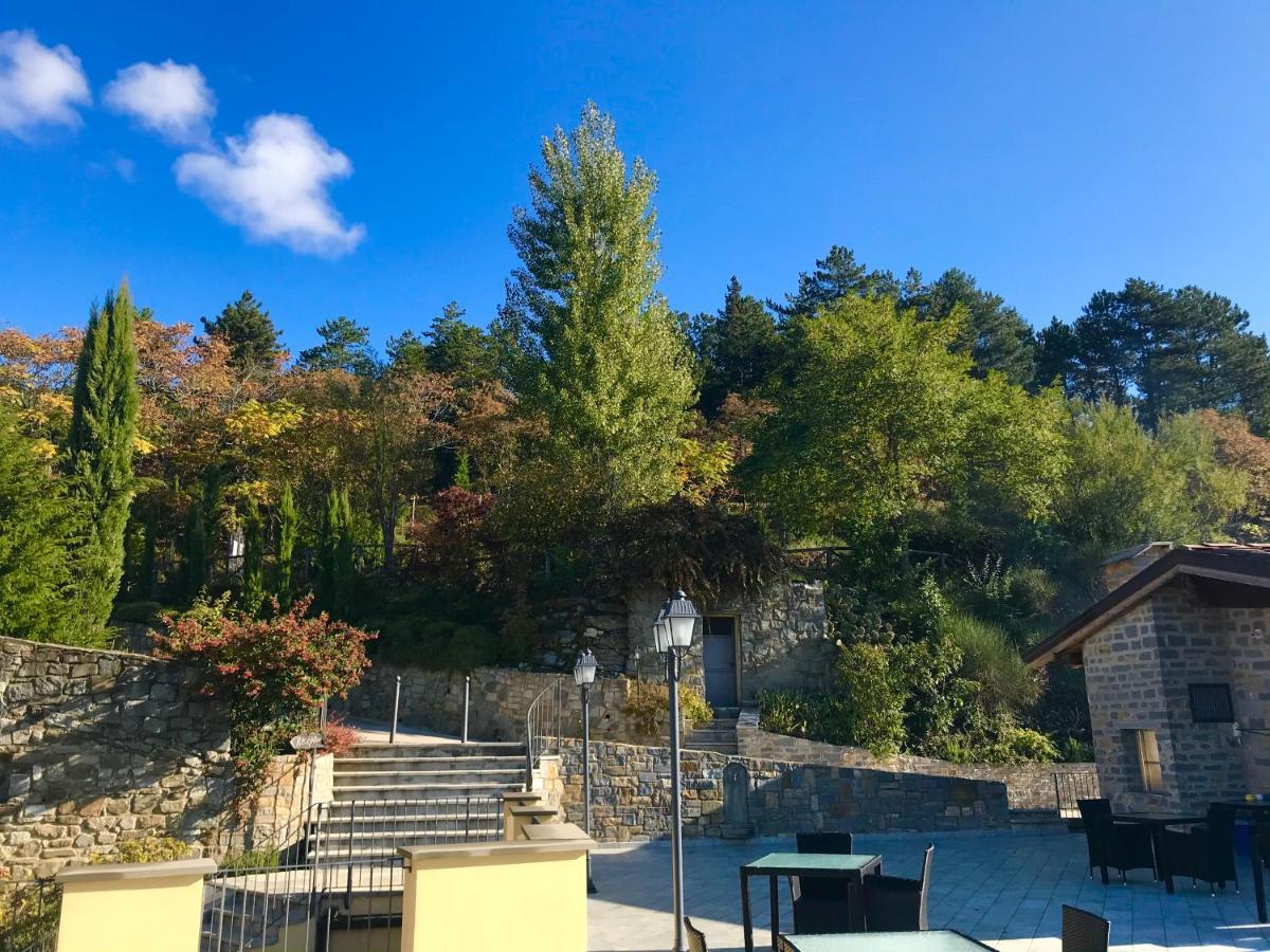 Borgo I Tre Baroni - Spa Suites & Resort Poppi Extérieur photo