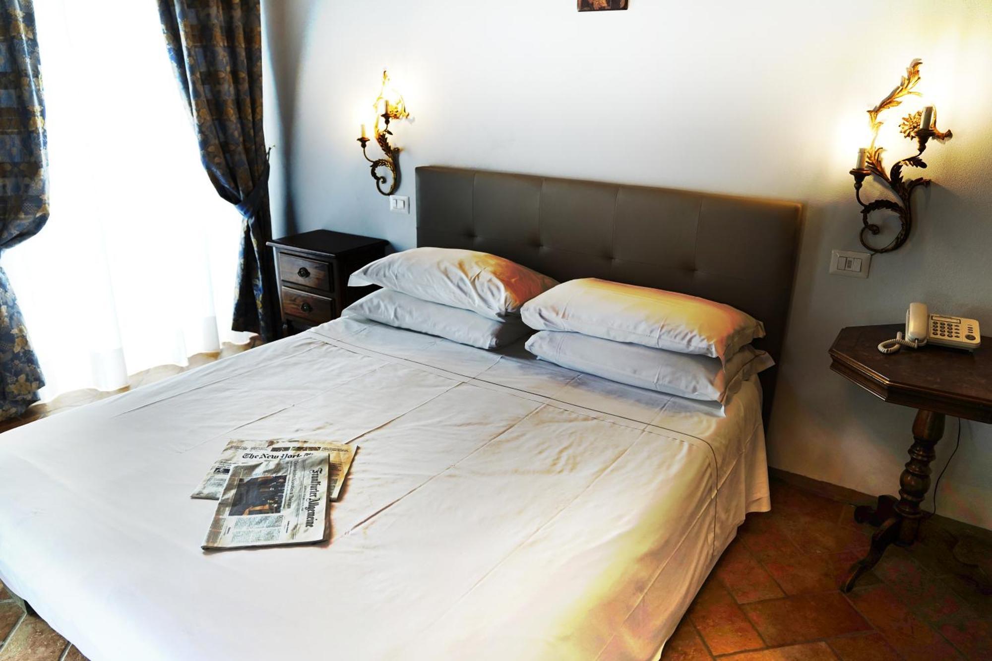 Borgo I Tre Baroni - Spa Suites & Resort Poppi Chambre photo