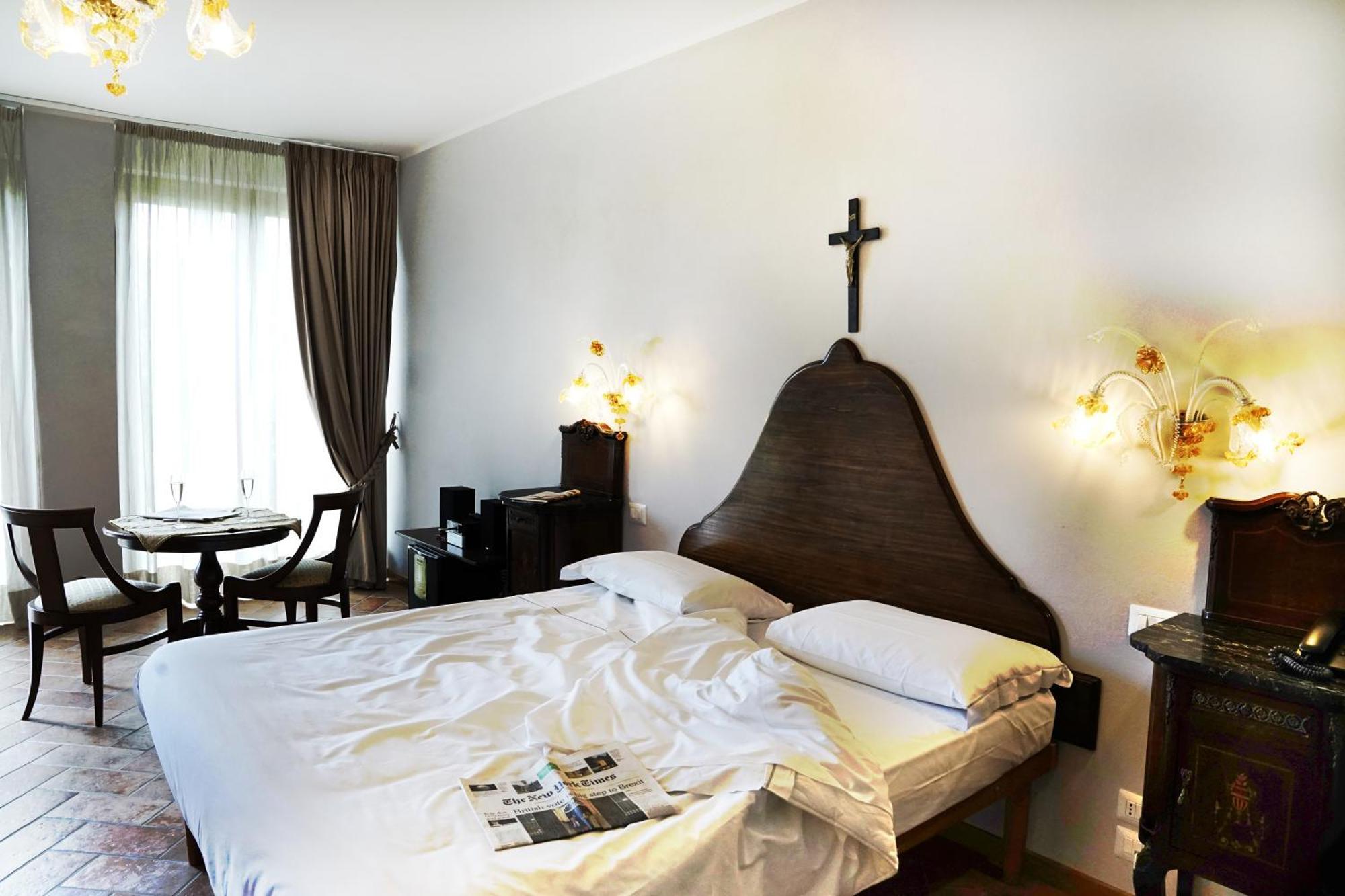 Borgo I Tre Baroni - Spa Suites & Resort Poppi Chambre photo